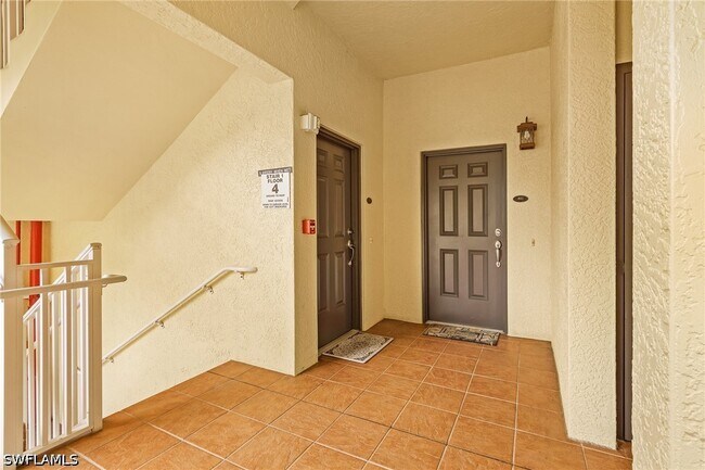 Foto del edificio - 2728 Tiburon Blvd E