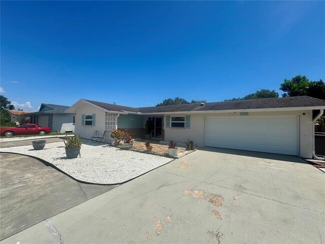 Building Photo - 13864 Dominica Dr