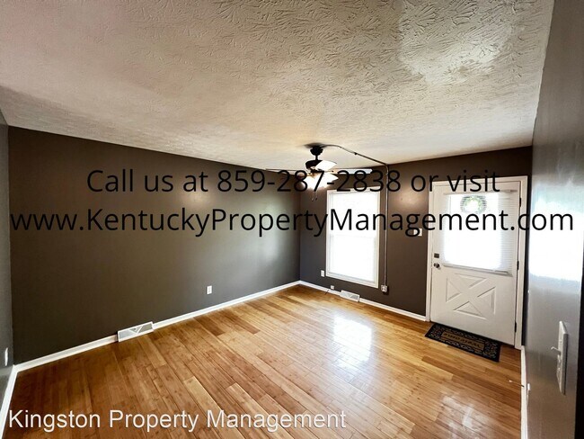 Foto del edificio - 3 br, 1 bath House - 520 W. 7th St.