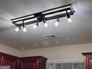 Foto del edificio - 326 Hidden Creek Ln