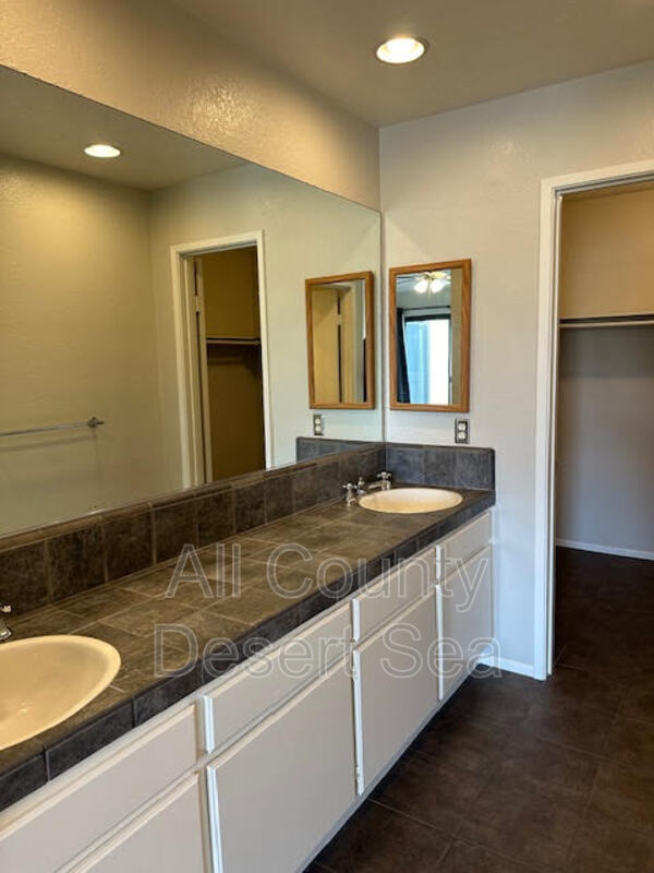 Foto del edificio - 16542 Blackbeard Ln