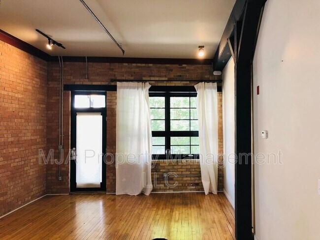 Foto del edificio - 346 Pierpont Ave