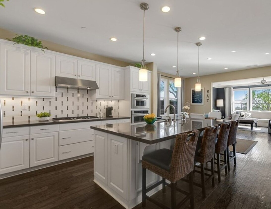 Foto principal - Welcome Home to Brea's Premier Living Expe...