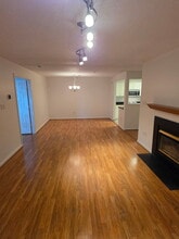 Building Photo - 10016 Vanderbilt Cir