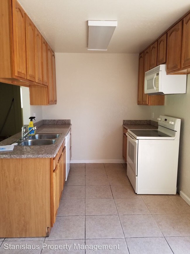 2801 Tully Rd, Modesto, CA 95350 Room for Rent in Modesto, CA