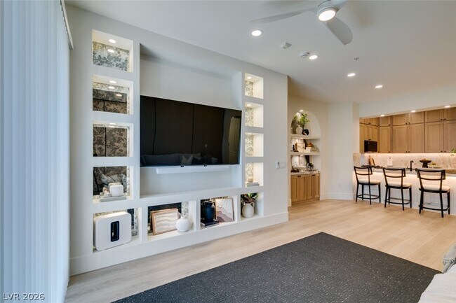 Foto del edificio - 32 E Serene Ave