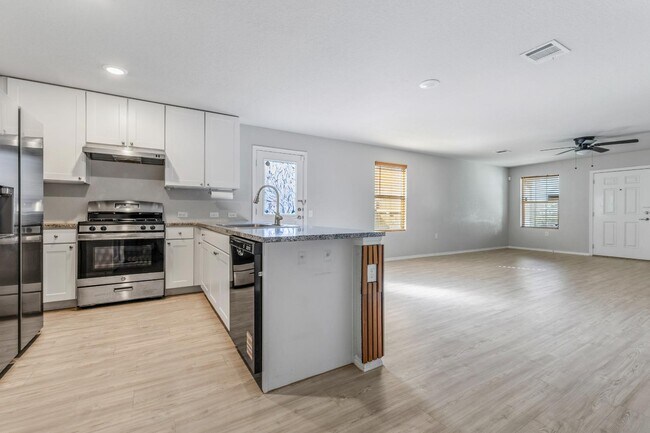 Foto del edificio - 7238 Rosada Way