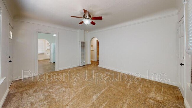 Building Photo - 1606 Chestnut St