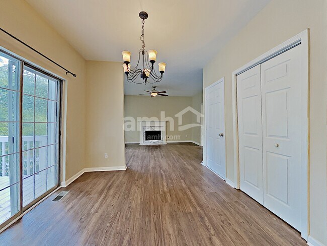 Foto del edificio - 1200 Wandering Vine Ct SE