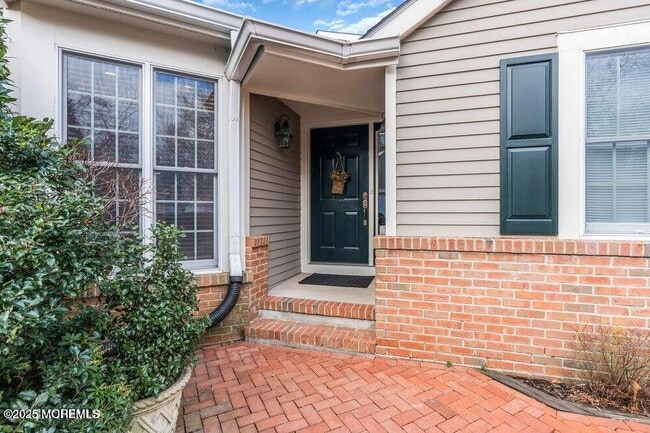 Building Photo - 132 Silvermist Ct
