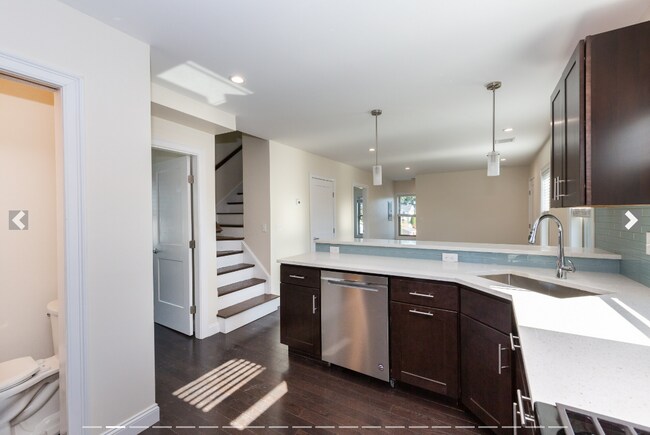 Building Photo - 39 Harvard St