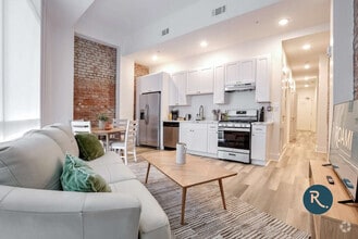 Building Photo - 1050 Annunciation St