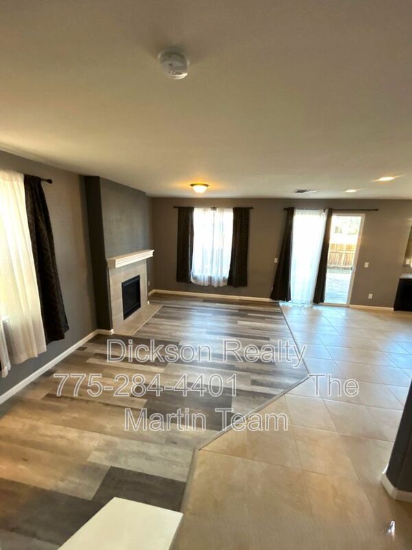 Foto del edificio - 3938 Silent Gdn Wy