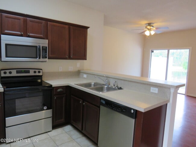 Building Photo - 1825 Biscayne Bay Cir