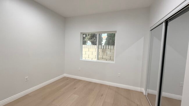 Foto del edificio - 9455 Luders Ave