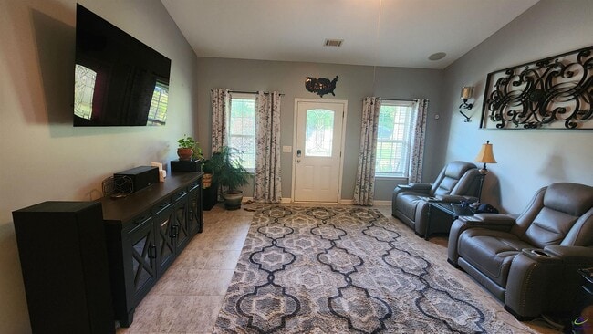 Building Photo - 4651 Griffin Dr