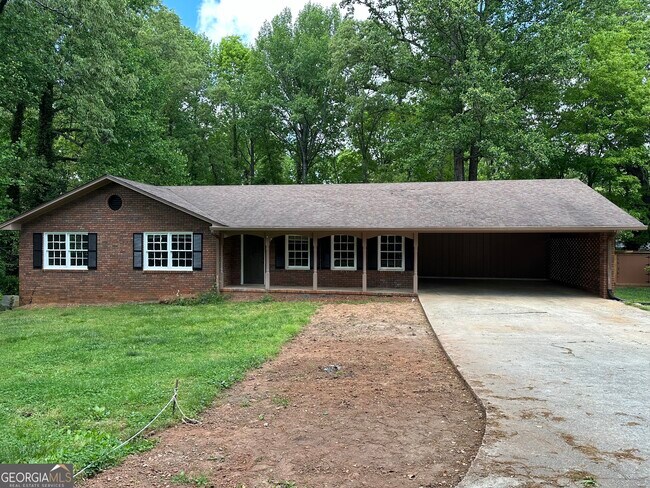 Building Photo - 211 Homeward Way Ln