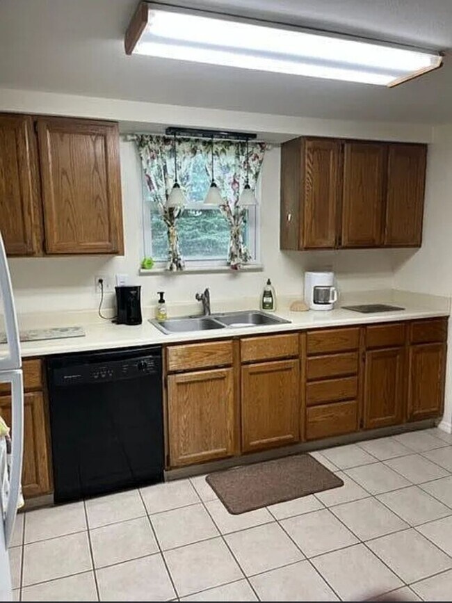 Foto del edificio - 6523 Tulip Tree Ct