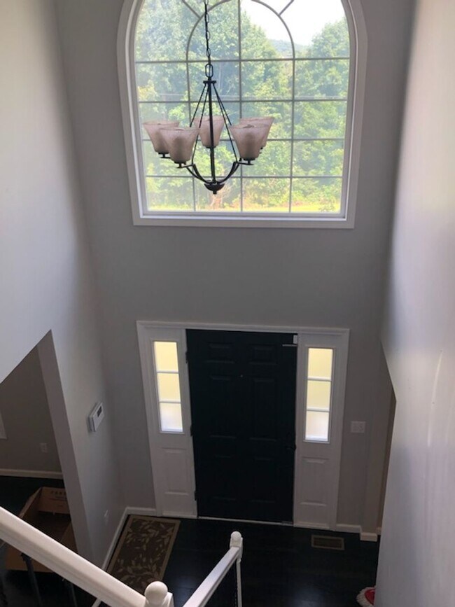 Building Photo - Beautiful Single Family Two Story Home in ...
