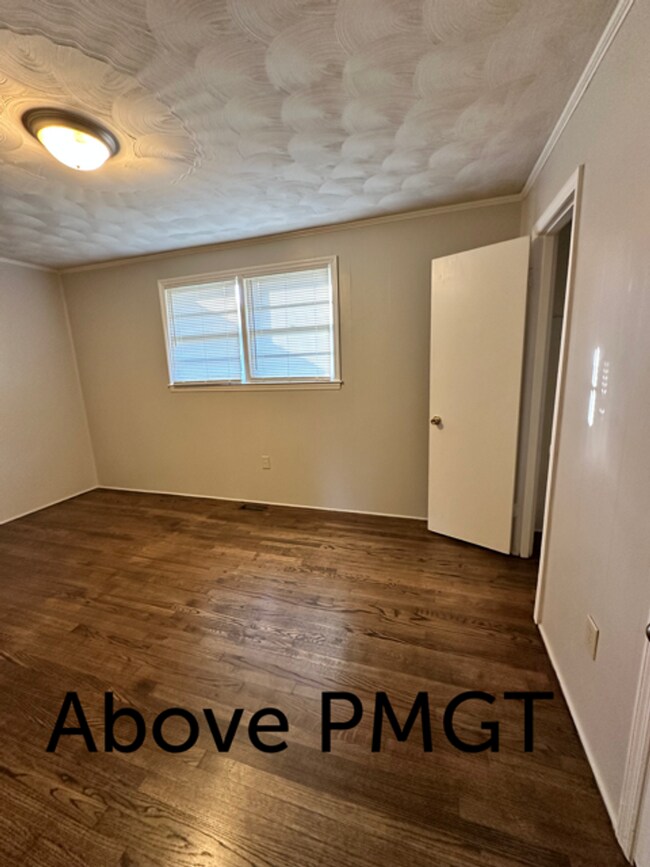 Foto del edificio - 2 Bedroom Duplex Ask us about our Move-in special!!