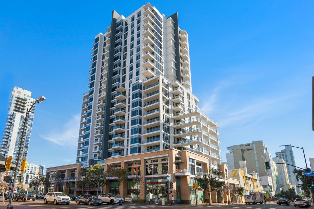 Foto principal - Sunny East Village 2-Bedroom at Alta! Smal...