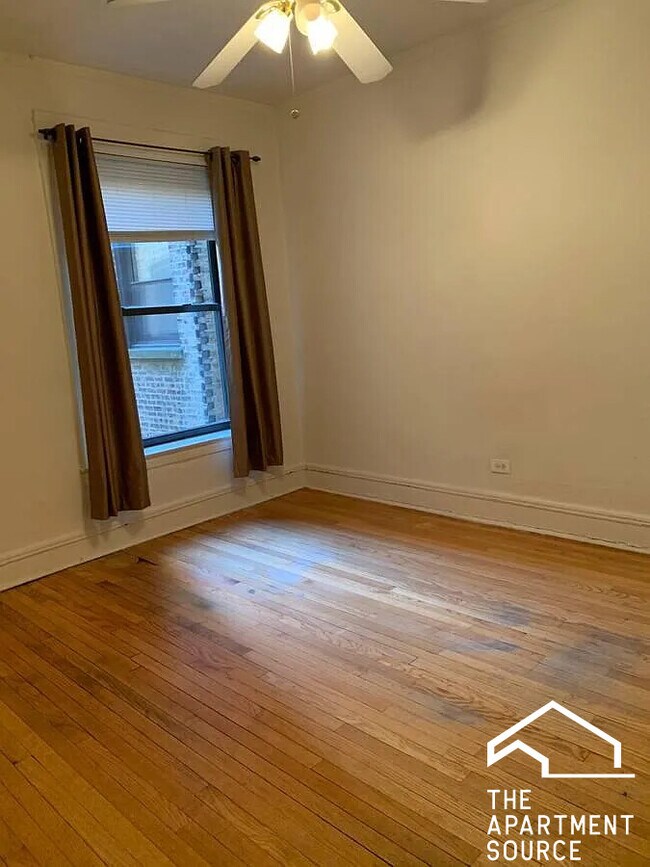 Foto del edificio - 906 W Belle Plaine Ave