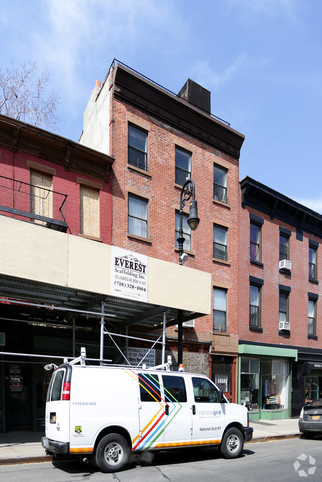 Building Photo - 250 Smith St