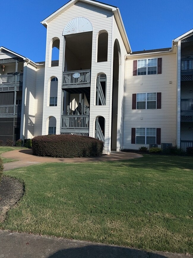 Building Photo - 131 Wexford Dr