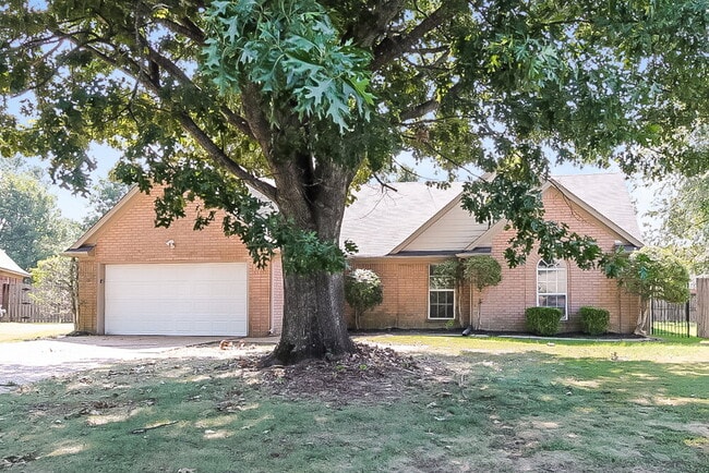 Building Photo - 1805 Steeplechase Cove