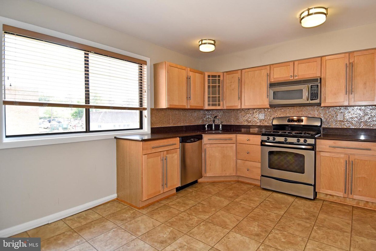 Foto principal - 11607 Elkin St
