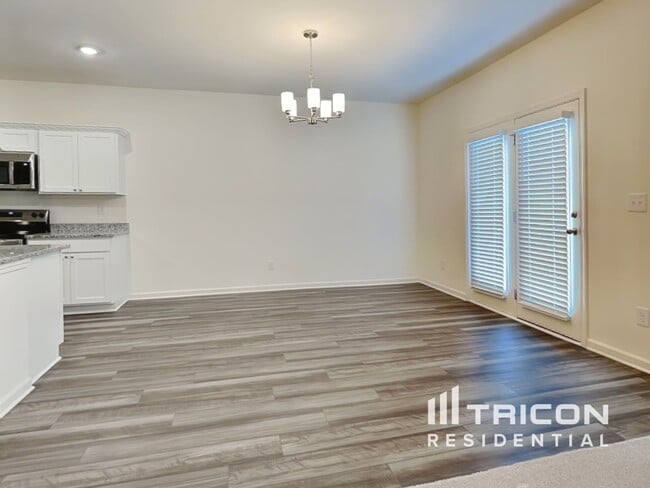 Building Photo - 152 Long Dr