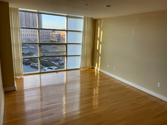 Foto del edificio - Luxury Condo on the Waterfront, with dedic...