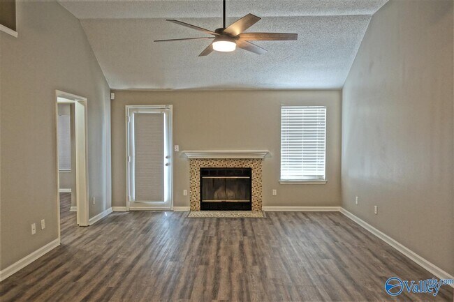 Foto del edificio - 212 Turnbrook Dr SW