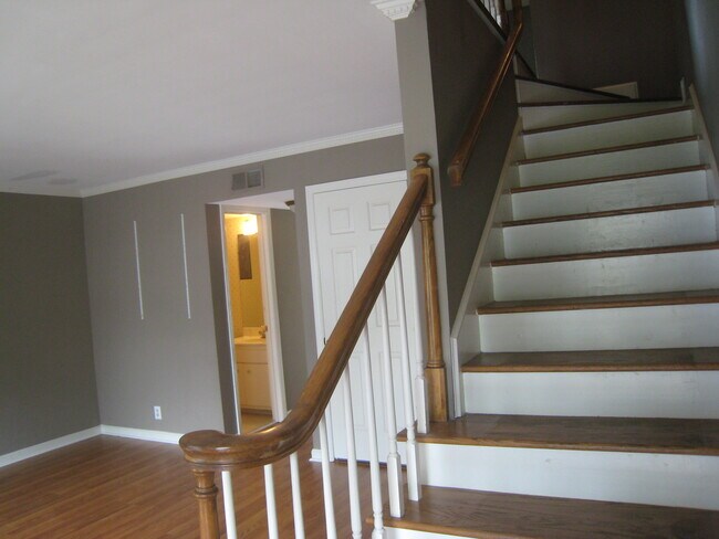 Building Photo - 2645 Blakemore Ave