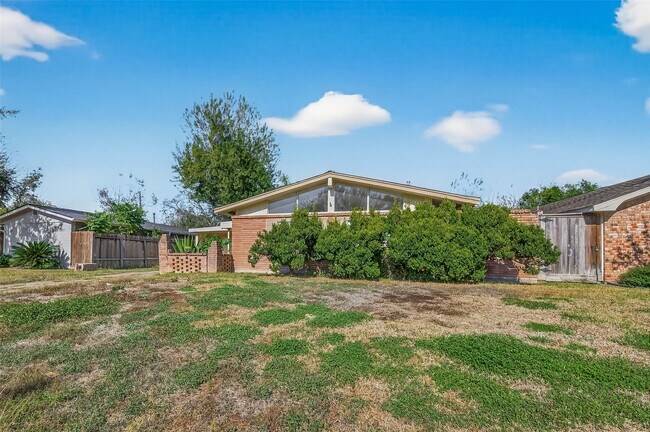 Foto del edificio - 6426 Mobud Dr