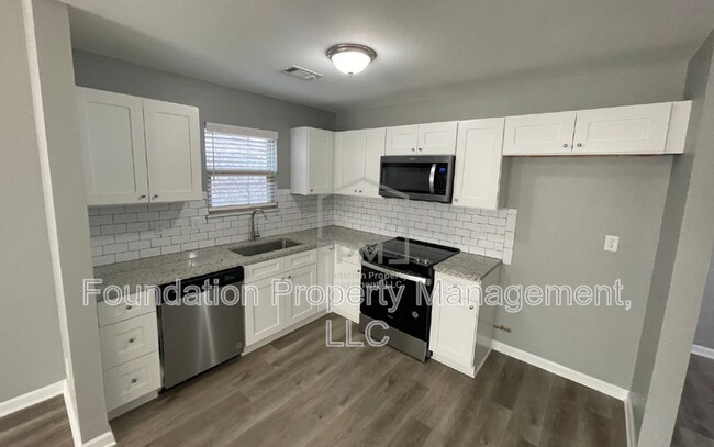 Foto del edificio - 4671 Tulip Creek Dr