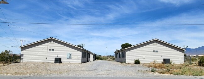 Building Photo - 2400 E Ambush St