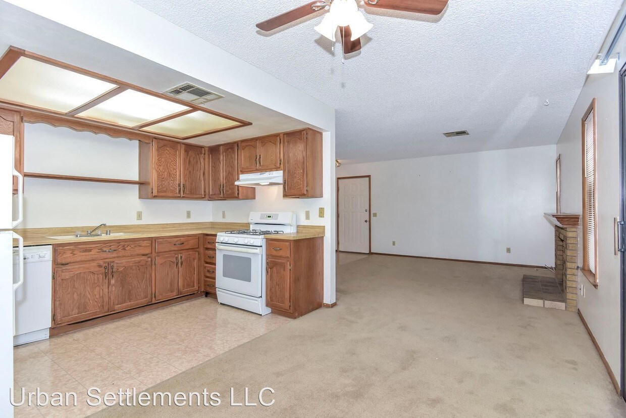 Primary Photo - 6619 W Tropicana Ave