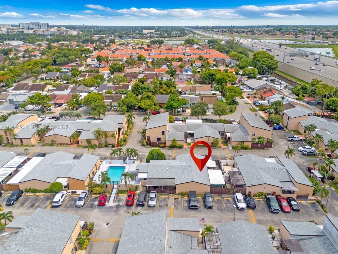 Primary Photo - 11630 SW 2nd St