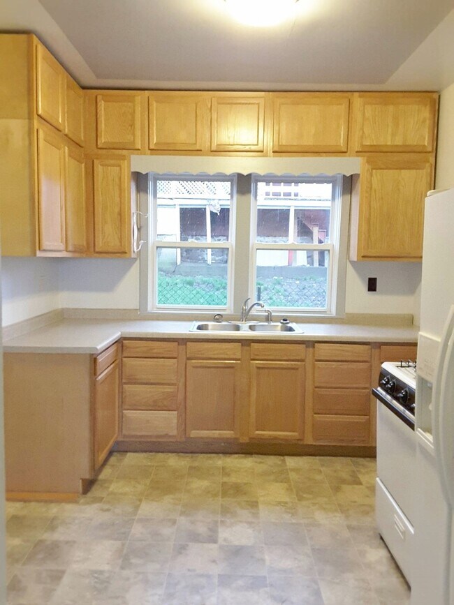 Foto del edificio - 4 Bedroom Single Family Home in Goshen