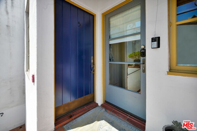 Foto del edificio - 1414 N Harper Ave