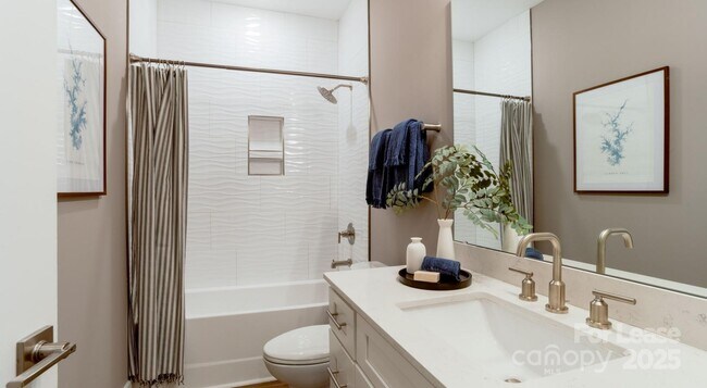 Foto del edificio - 8629 Chagrin Dr