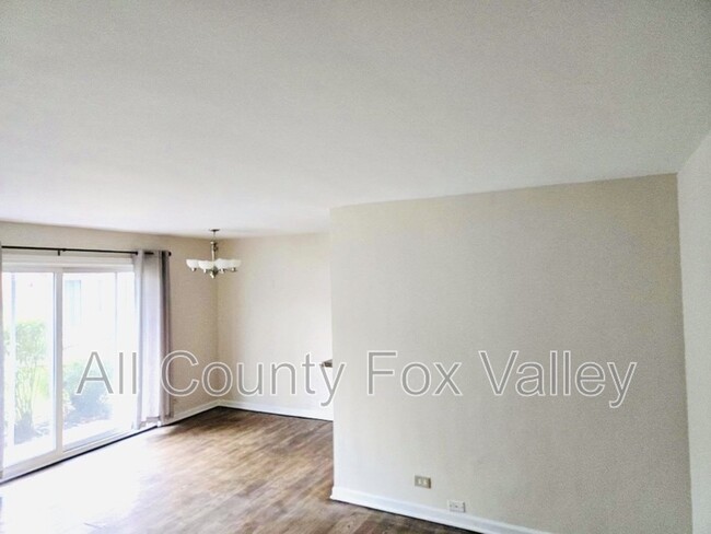 Building Photo - 10111 Old Orchard Ct