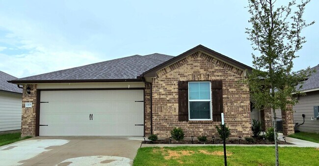 Building Photo - Open Concept 3 Bed 2 Bath