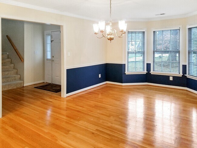 Building Photo - Beautiful Transitional Home!!!