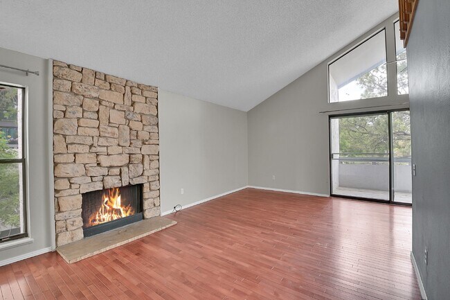 Foto del edificio - $1,900.00 - 2 Bedroom, 1 Bathroom, Condo i...