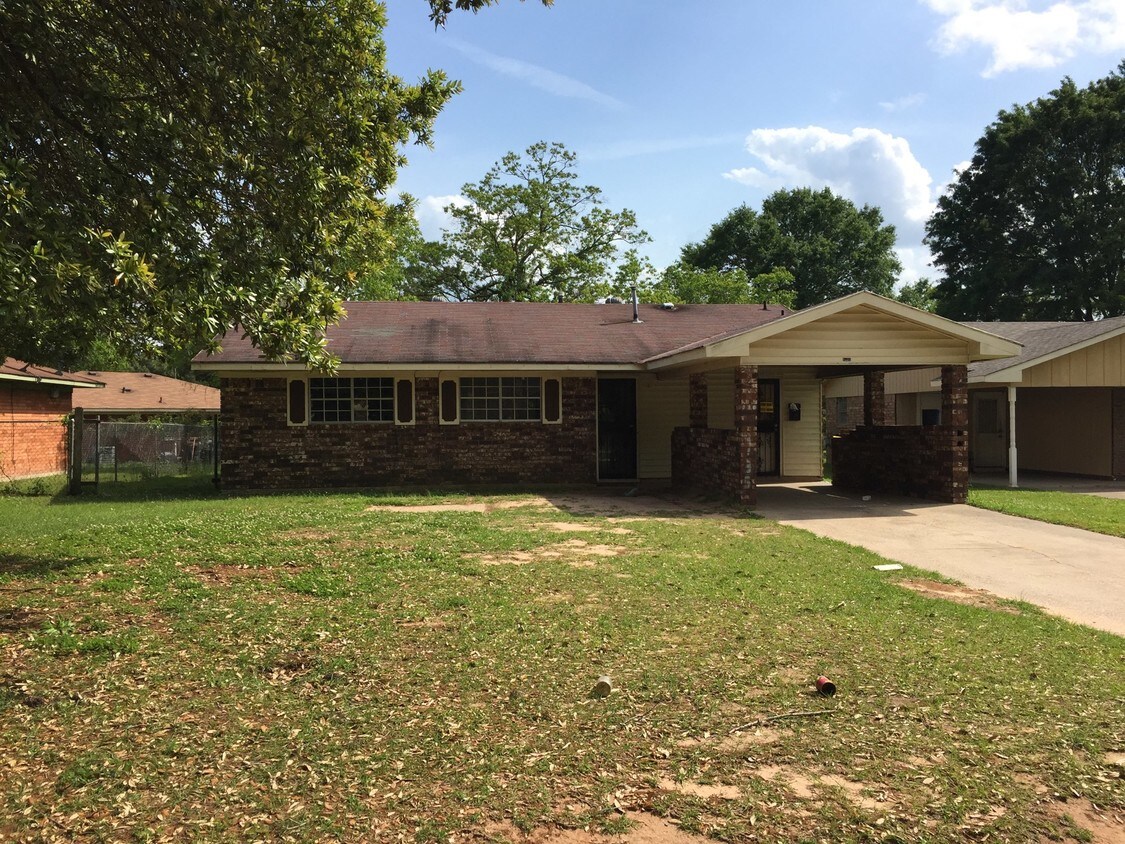 Primary Photo - 4135 Forest Oak Dr