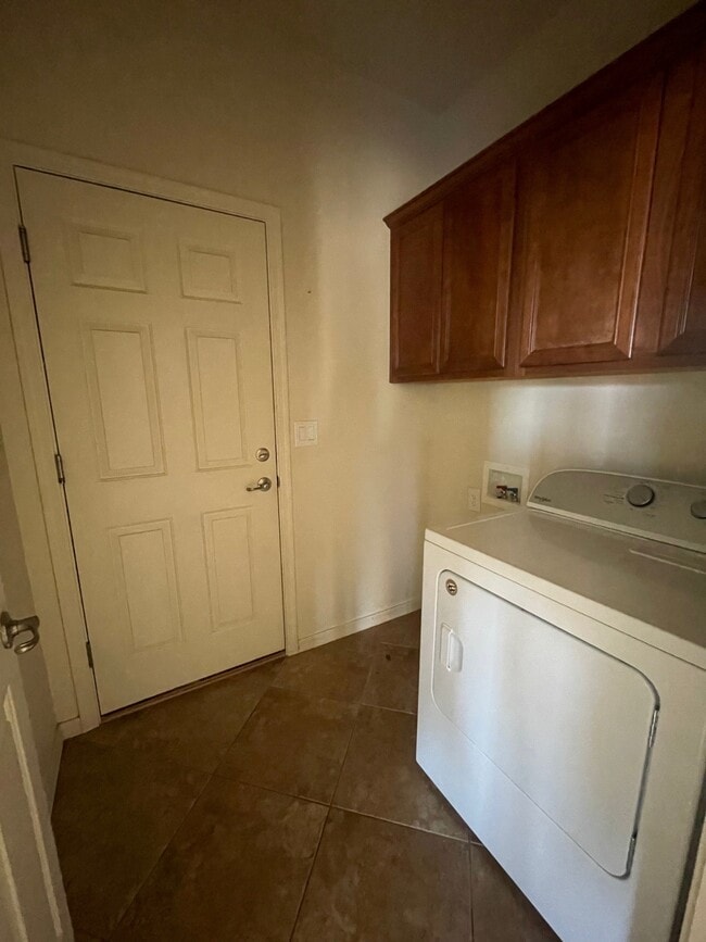 Building Photo - 1170 N Opal Dr