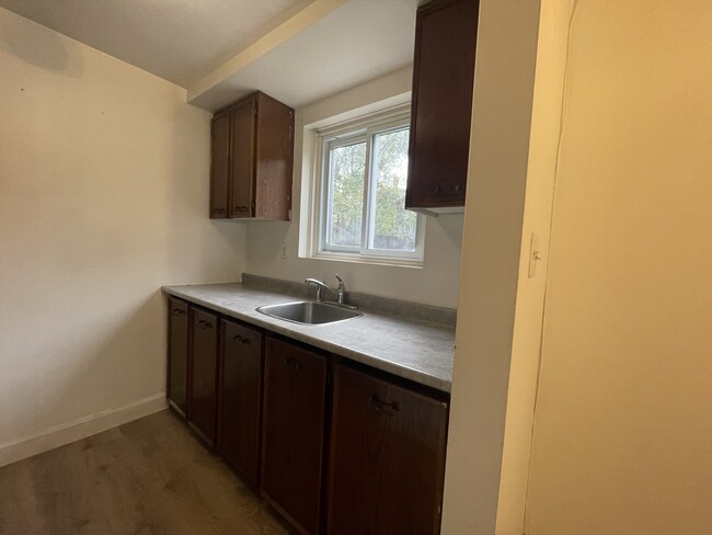 Building Photo - Beautiful 1 bedroom, 1 bathroom unit in qu...