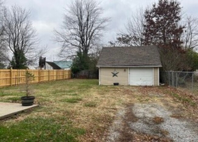 Foto del edificio - 2-Bedroom, 1-Bath Home with Garage!